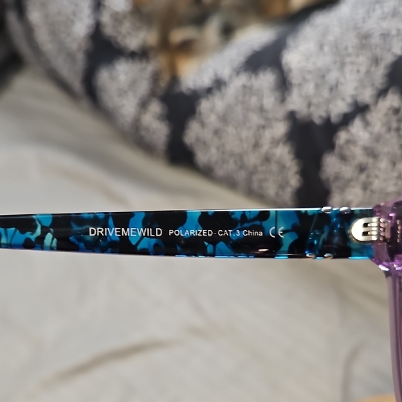 Stylish BLENDERS "Drive Me Wild" Purple Sunglasses - Picture 5 of 7